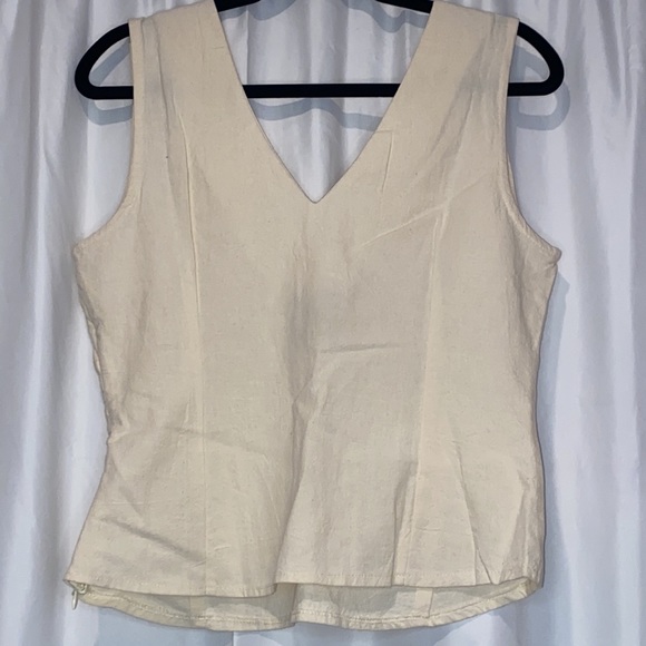 Sleeveless Cloth top - Picture 4 of 7